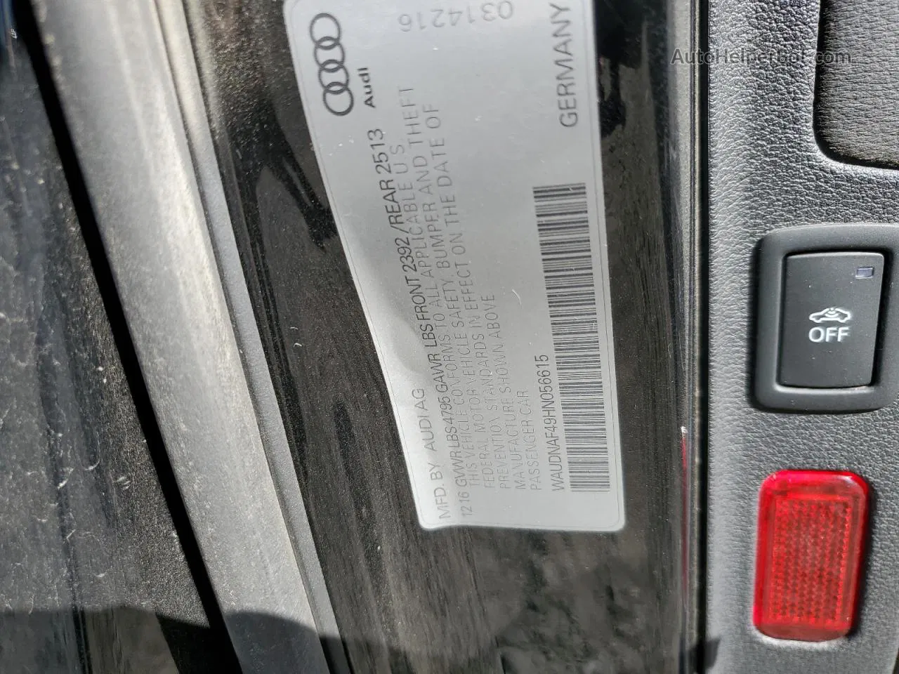 2017 Audi A4 Premium Черный vin: WAUDNAF49HN056615