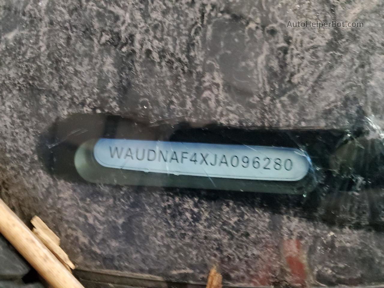 2018 Audi A4 Premium Черный vin: WAUDNAF4XJA096280