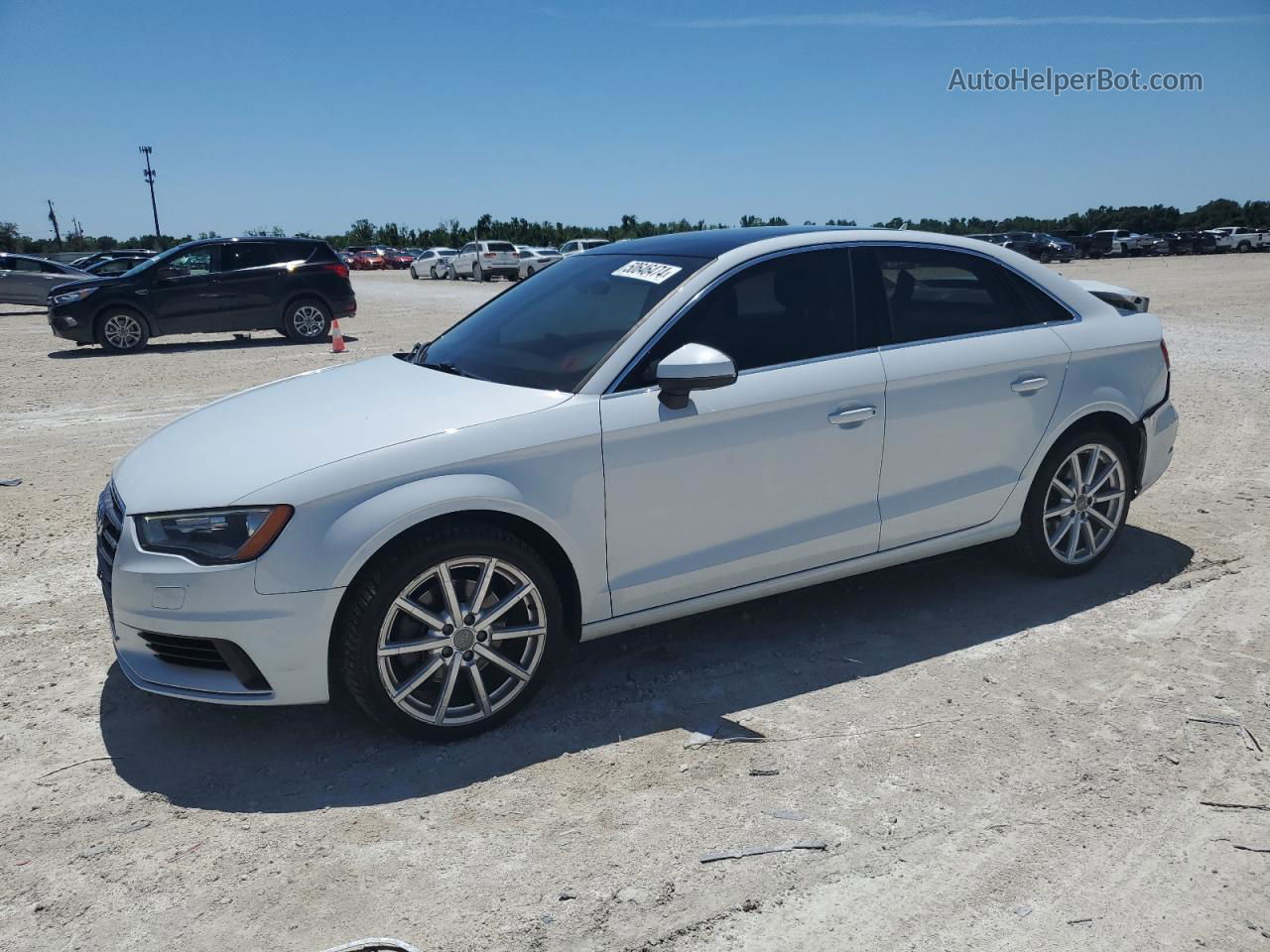 2015 Audi A3 Premium Plus Белый vin: WAUEFGFF9F1046399