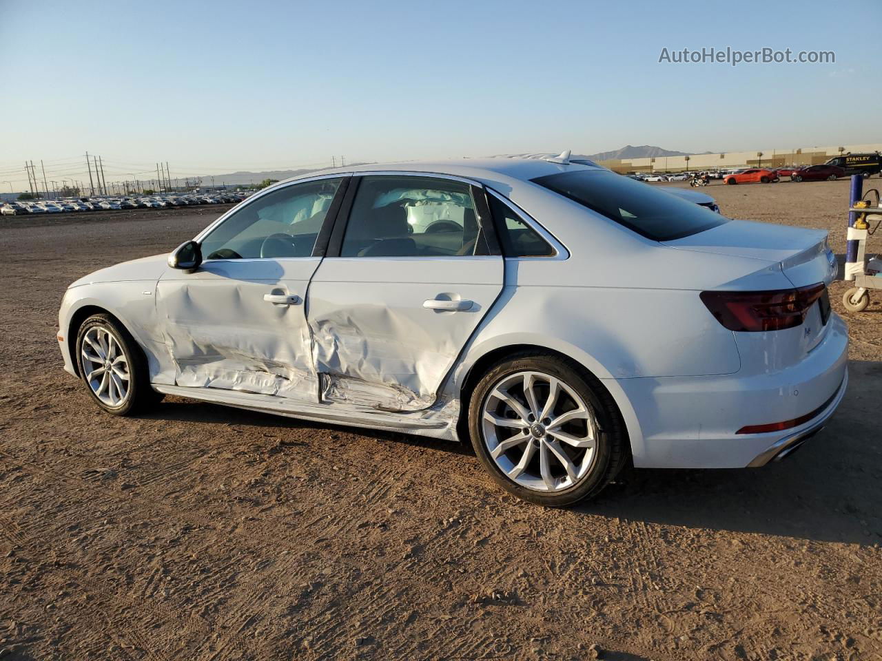 2019 Audi A4 Premium Plus Белый vin: WAUENAF41KA038998