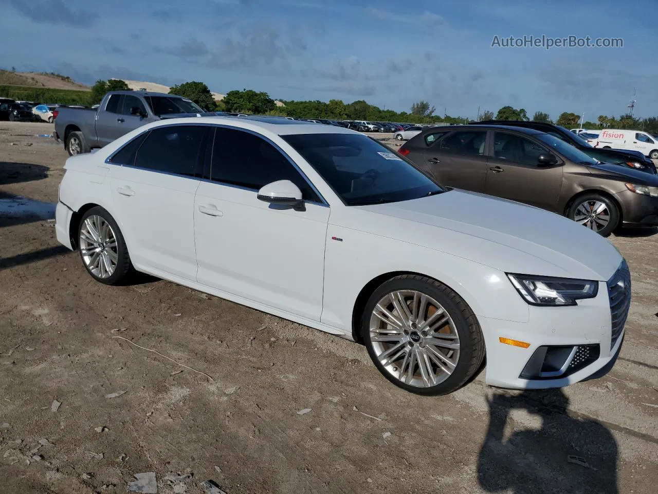 2019 Audi A4 Premium Plus White vin: WAUENAF45KA035425