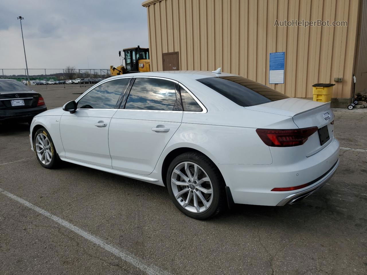 2019 Audi A4 Premium Plus White vin: WAUENAF45KN002756