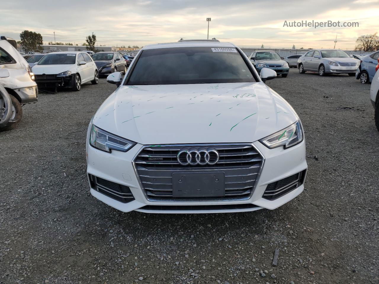 2018 Audi A4 Premium Plus Белый vin: WAUENAF47JA149375