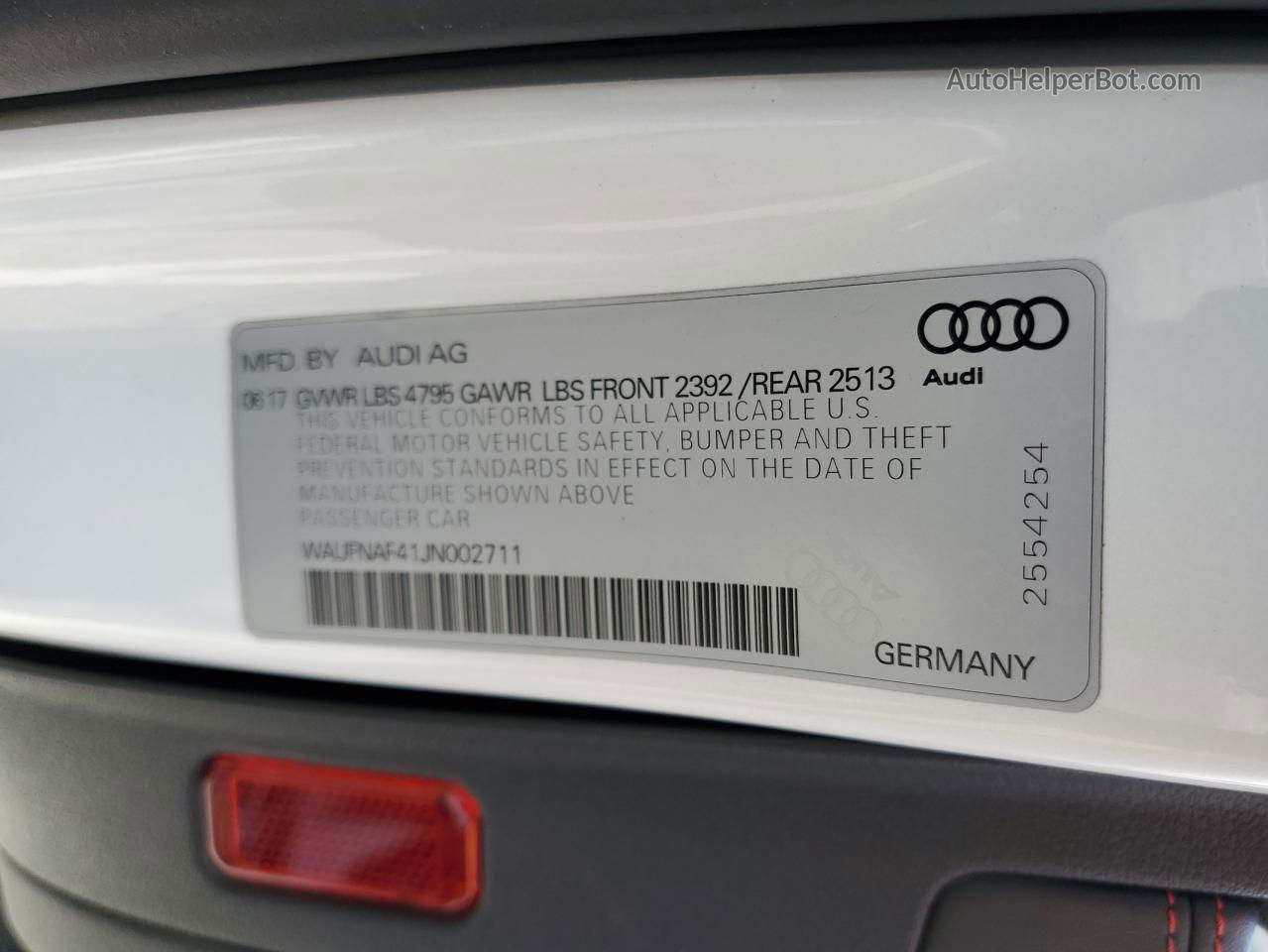 2018 Audi A4 Prestige White vin: WAUFNAF41JN002711