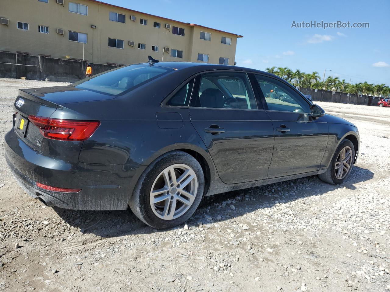 2017 Audi A4 Ultra Premium Черный vin: WAUGMAF41HN032907