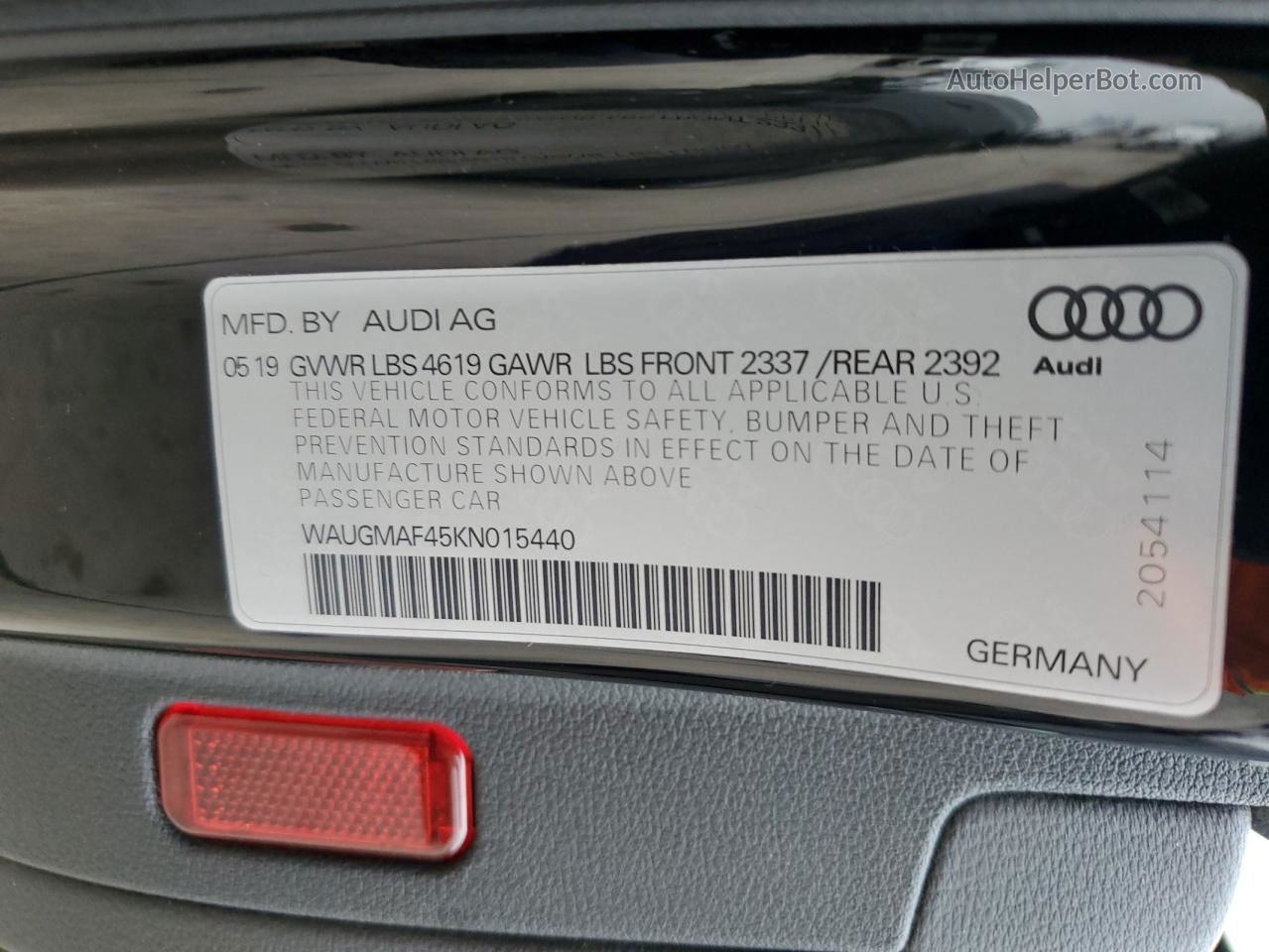 2019 Audi A4 Premium Черный vin: WAUGMAF45KN015440