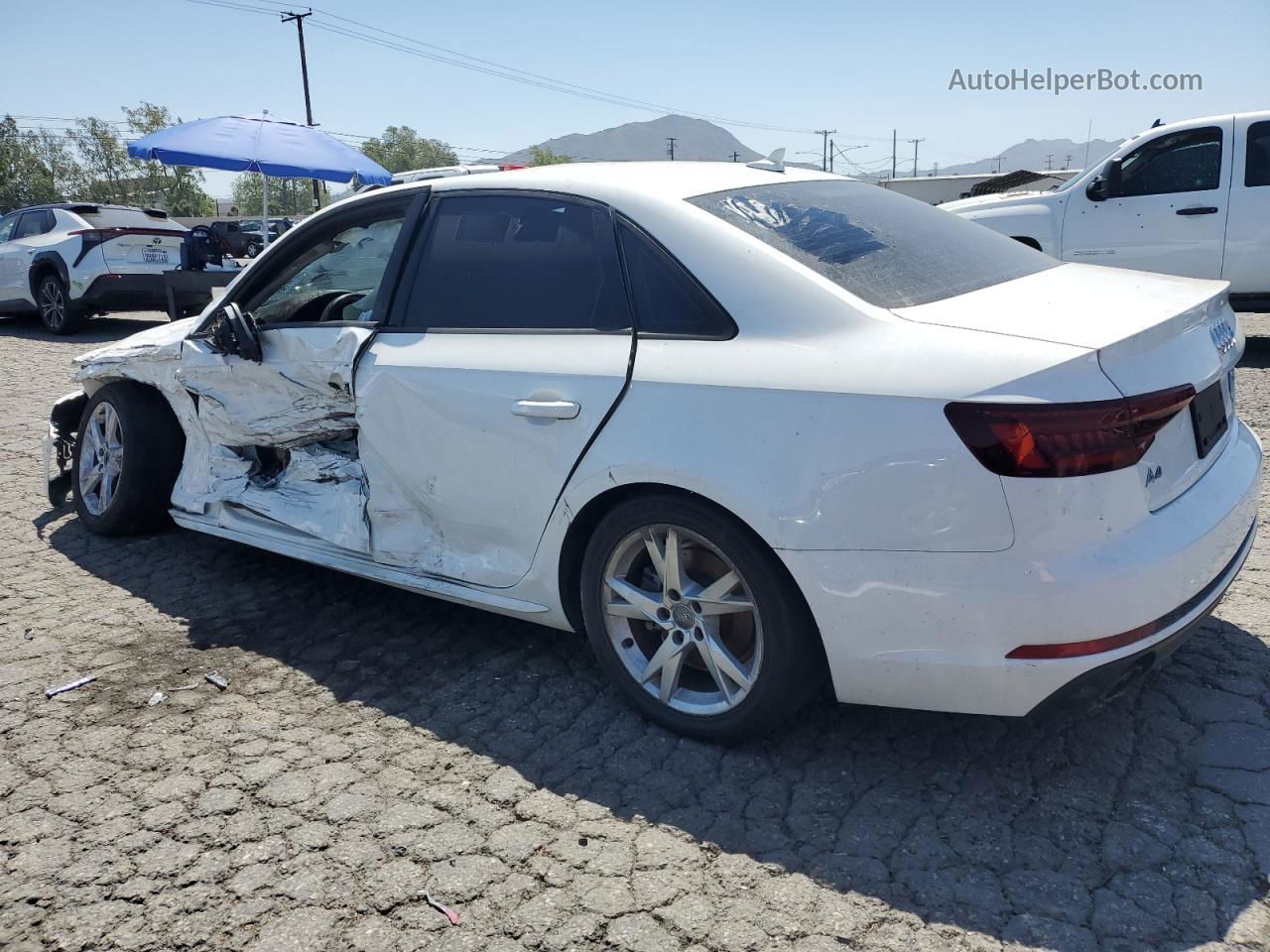 2018 Audi A4 Premium White vin: WAUKMAF44JA076889