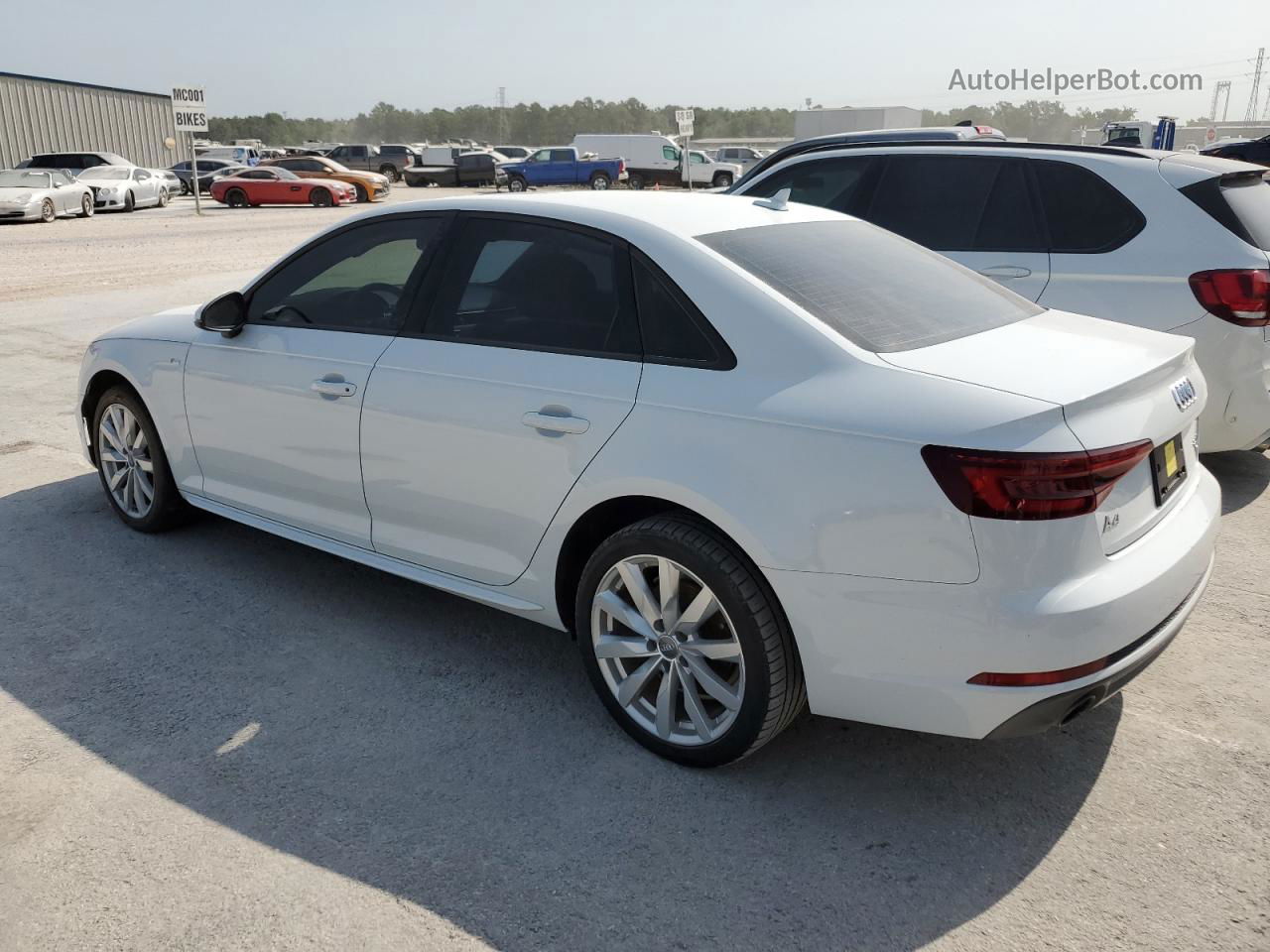 2018 Audi A4 Premium Белый vin: WAUKMAF4XJN013465