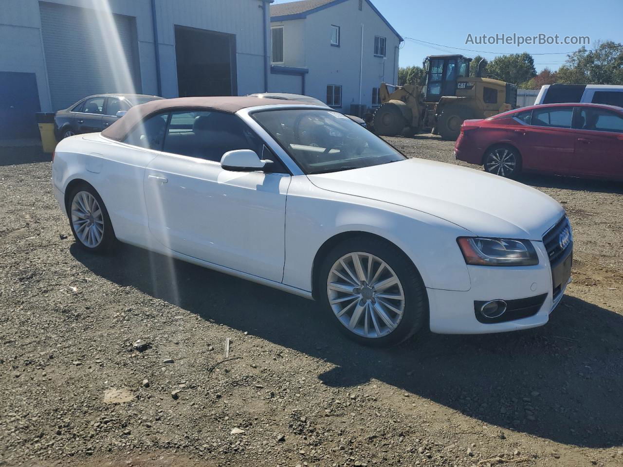 2011 Audi A5 Premium Plus Белый vin: WAULFAFH2BN005878