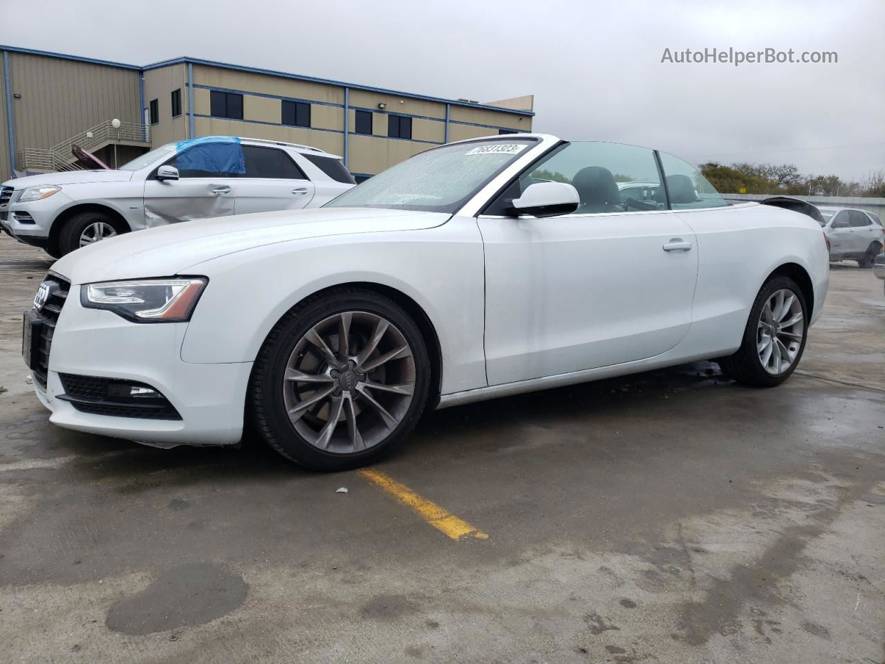 2014 Audi A5 Premium Plus Белый vin: WAULFAFHXEN002926