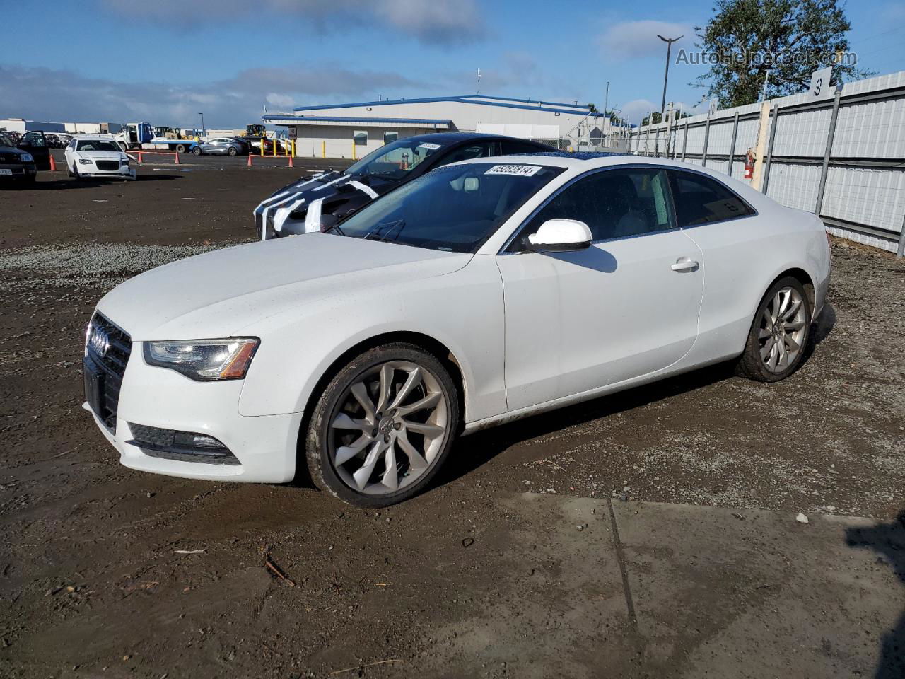 2014 Audi A5 Premium Plus Белый vin: WAULFAFR0EA019444