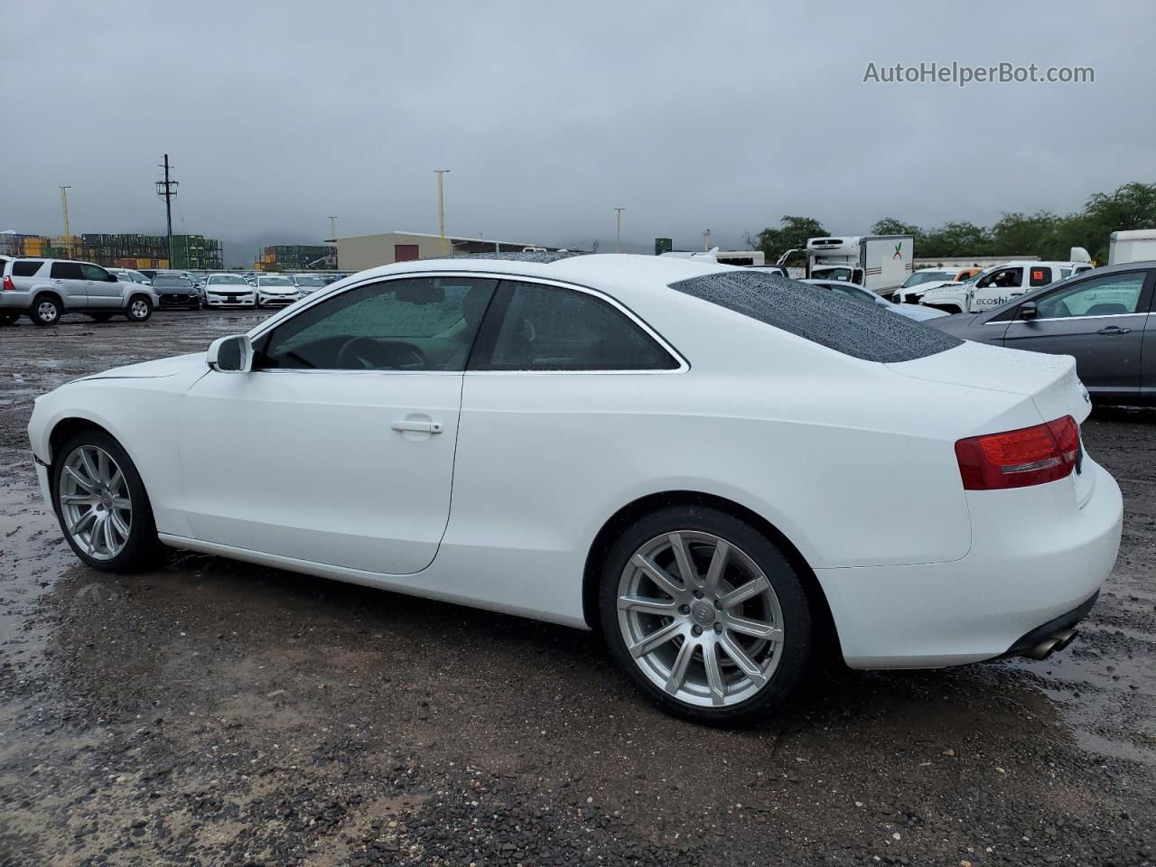 2011 Audi A5 Premium Plus Белый vin: WAULFAFR3BA049131