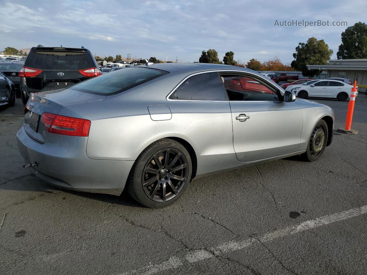 2011 Audi A5 Premium Plus Серебряный vin: WAULFAFR5BA016762