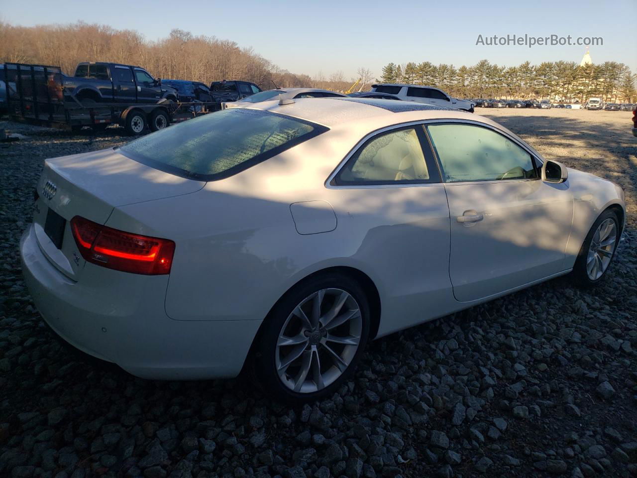 2014 Audi A5 Premium Plus Белый vin: WAULFAFR7EA043059