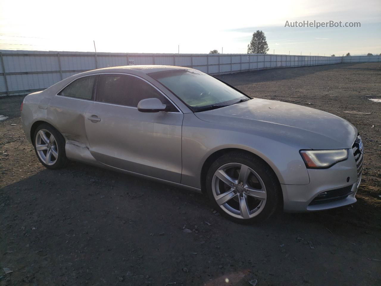 2014 Audi A5 Premium Plus Серебряный vin: WAULFAFR8EA063031