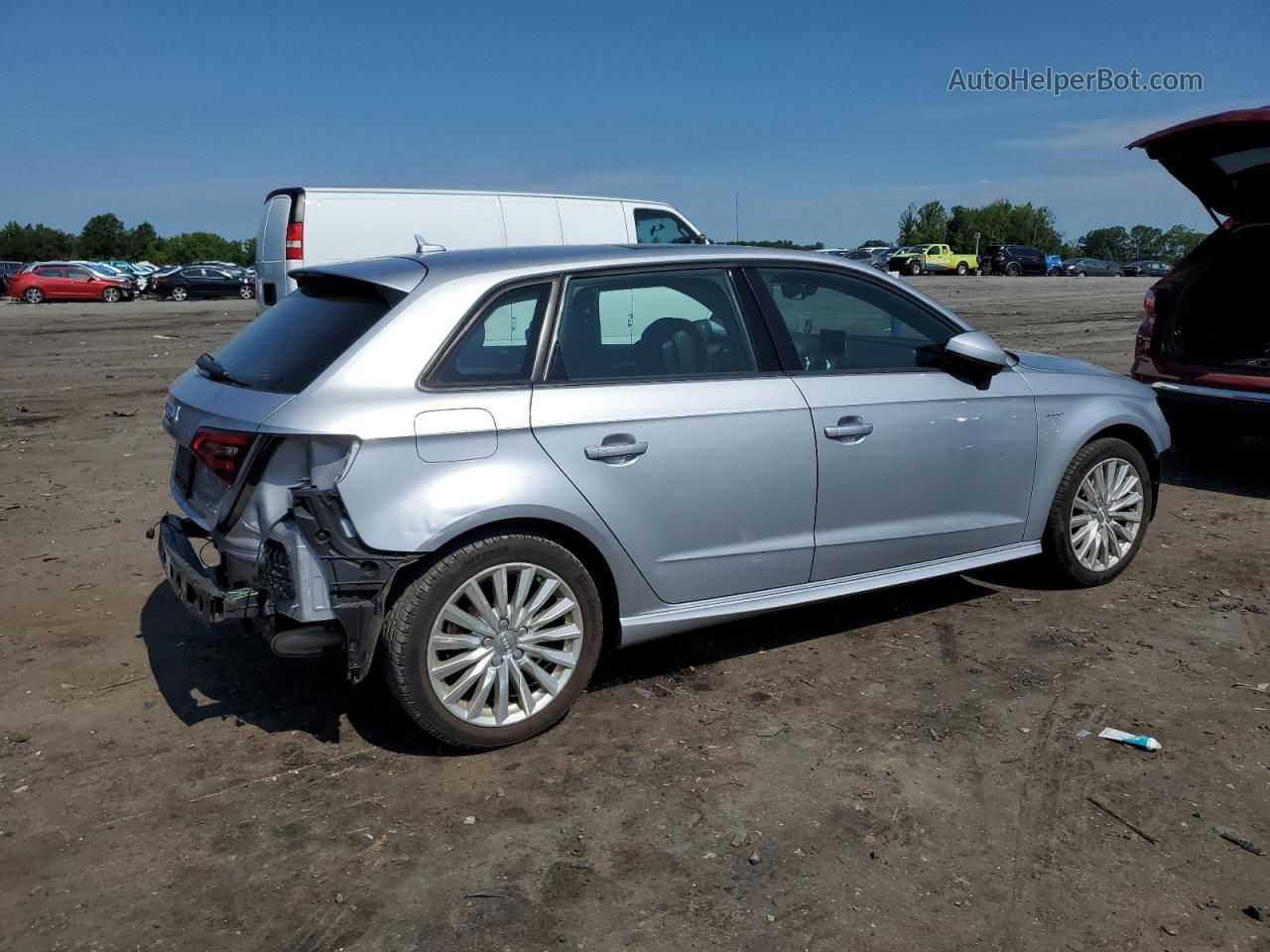 2016 Audi A3 E-tron Premium Серебряный vin: WAUUPBFF7GA131173