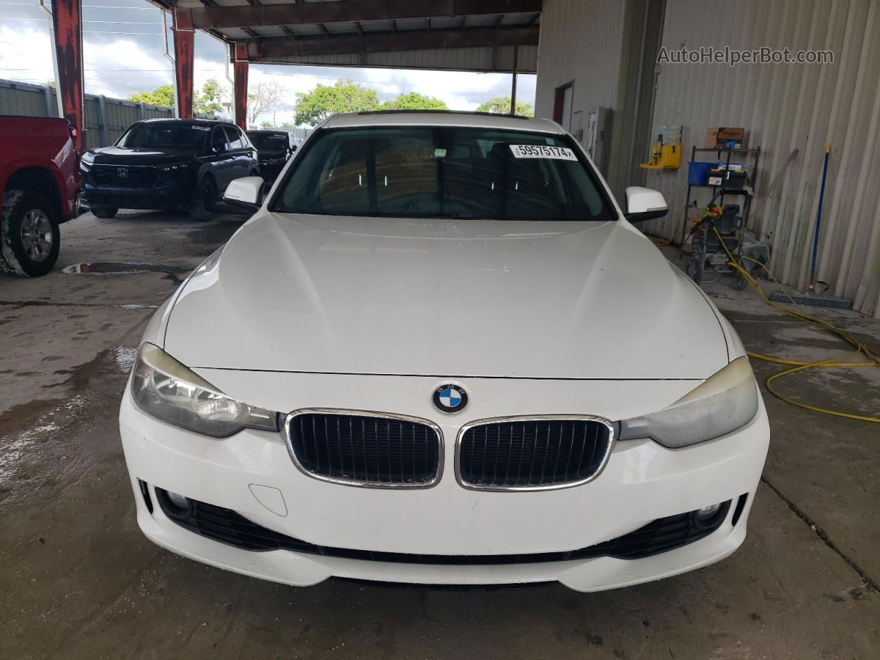 2013 Bmw 328 I Белый vin: WBA3A5C54DF359740