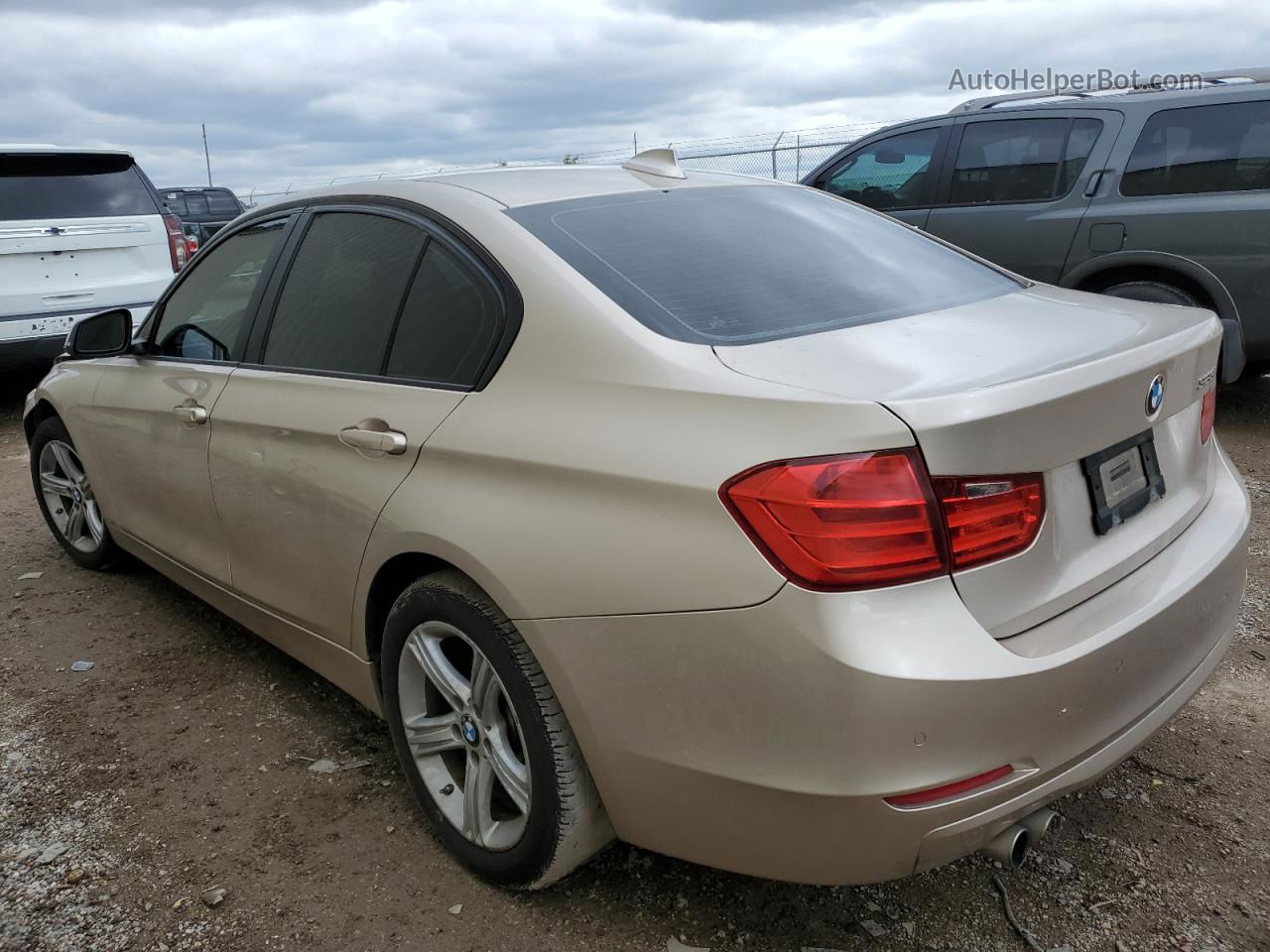 2015 Bmw 328 I Желто-коричневый vin: WBA3A5G53FNS85990