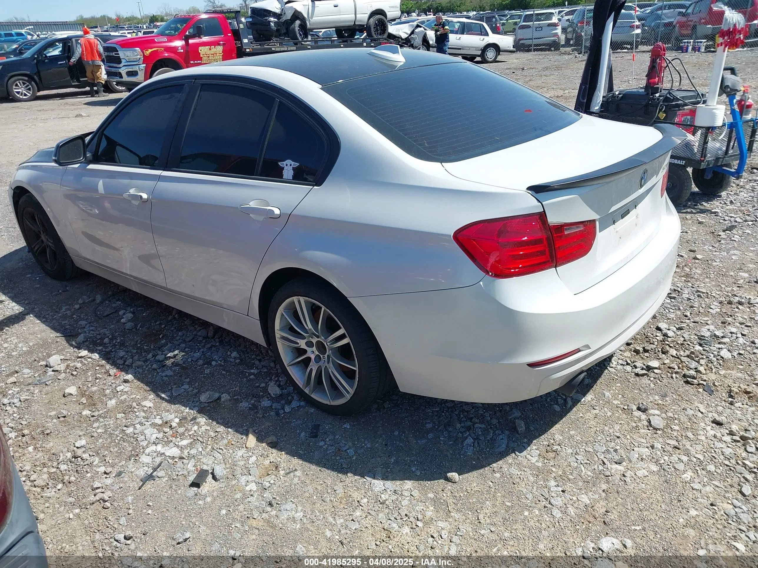 2014 Bmw 320i   White vin: WBA3B1C51EK132083
