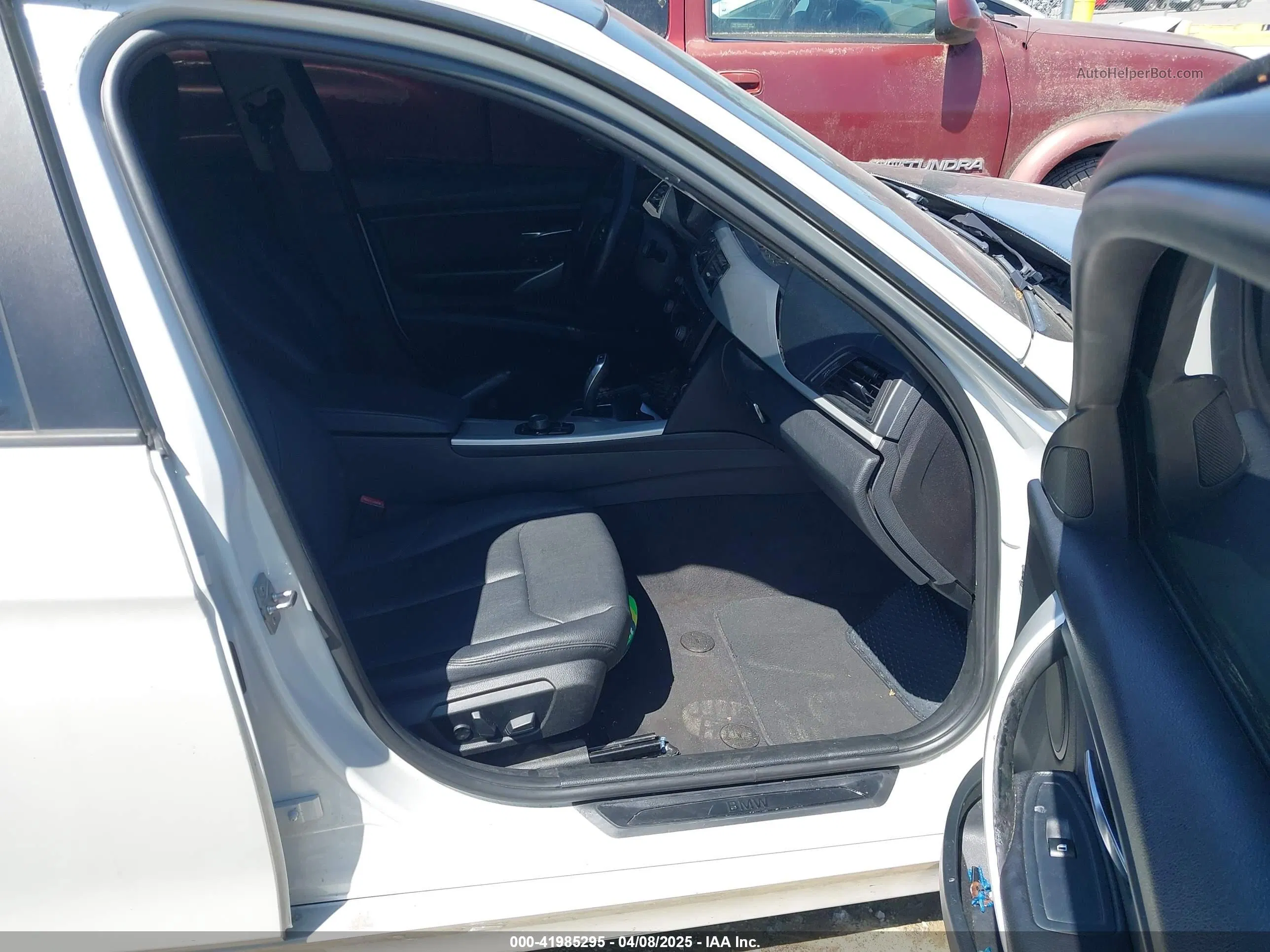2014 Bmw 320i   White vin: WBA3B1C51EK132083