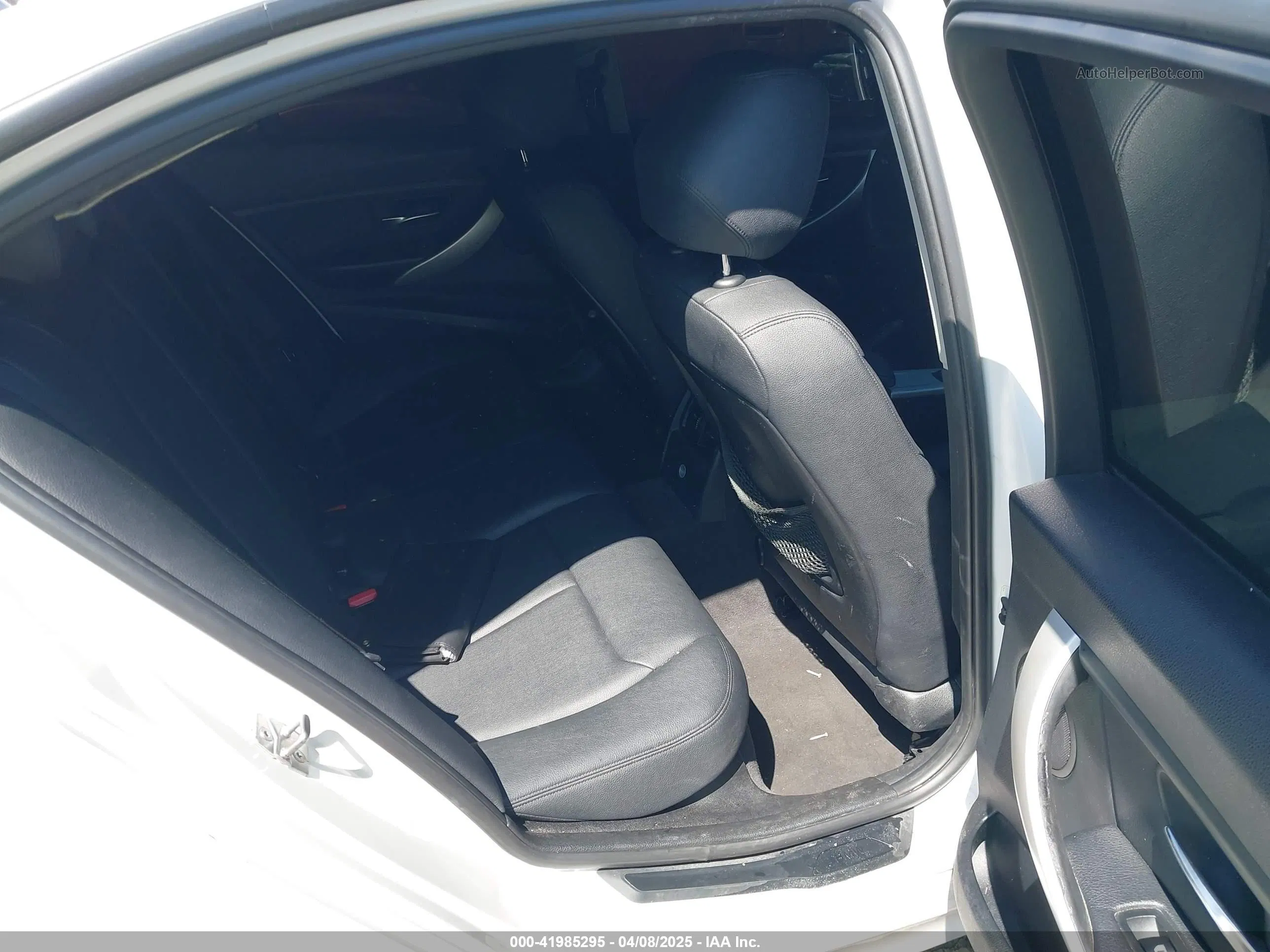 2014 Bmw 320i   White vin: WBA3B1C51EK132083