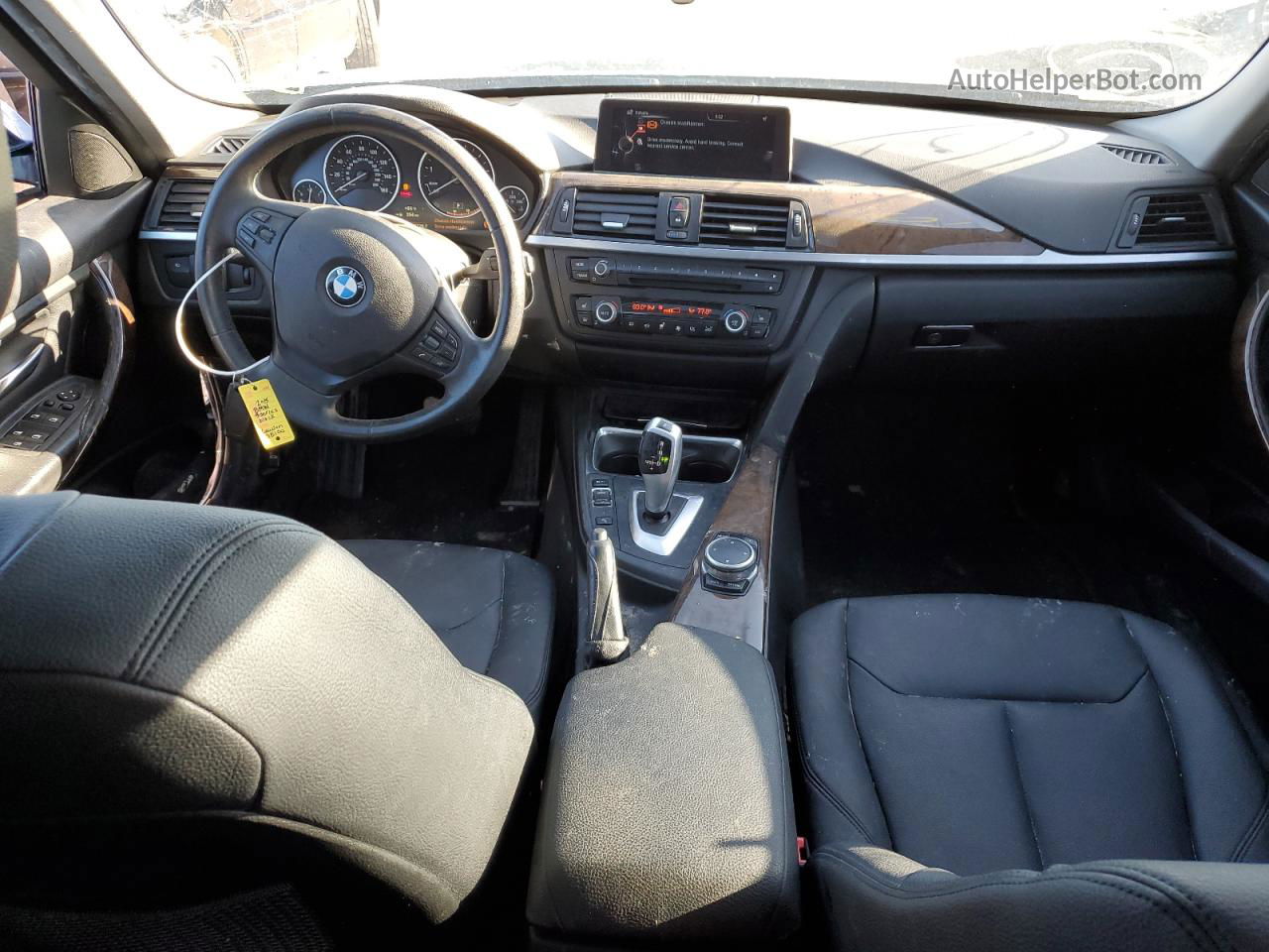 2015 Bmw 320 I Черный vin: WBA3B1G52FNT05619