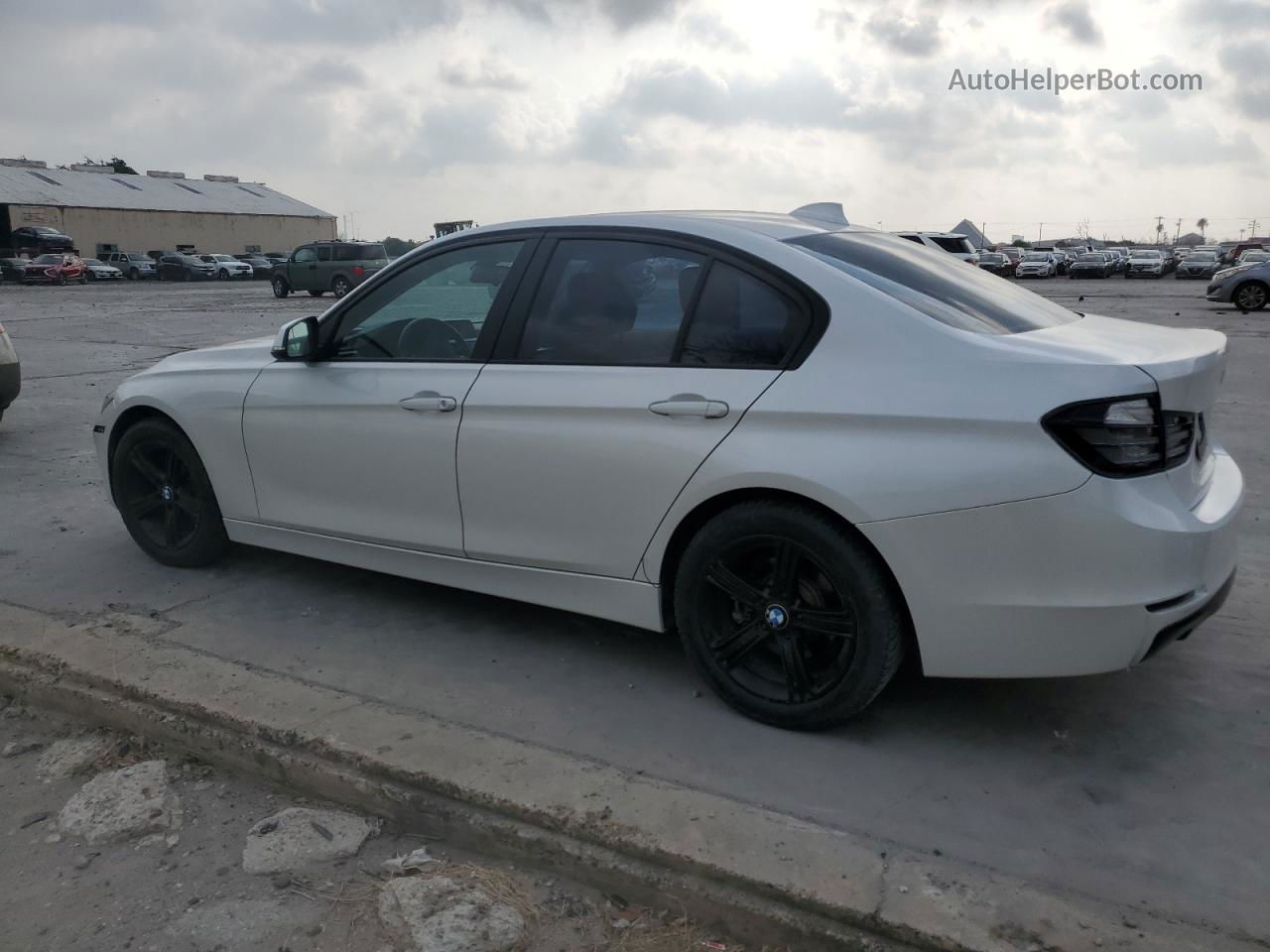 2014 Bmw 320 I White vin: WBA3B1G57ENS81378