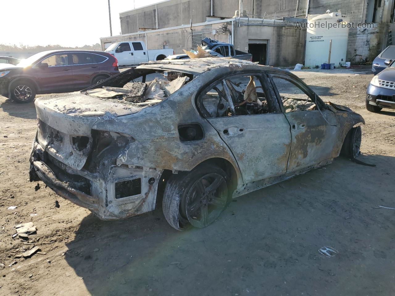 2015 Bmw 328 Xi Burn vin: WBA3B3C56FF548538