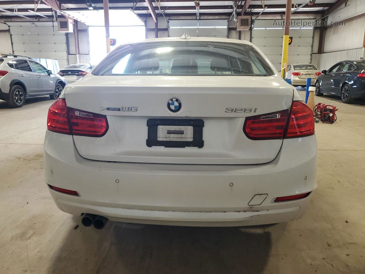 2013 Bmw 328 Xi White vin: WBA3B3G54DNR80414