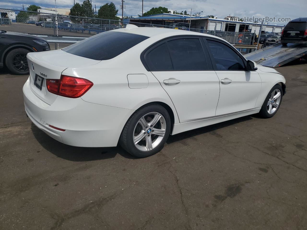 2012 Bmw 328 I Sulev Белый vin: WBA3C1C58CA696670