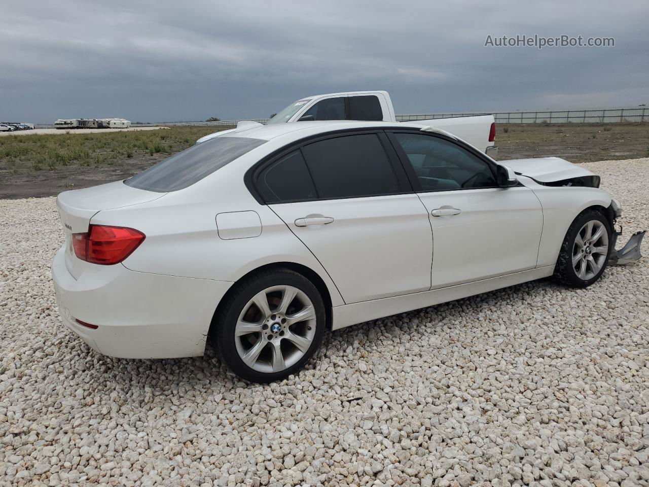 2014 Bmw 320 I Xdrive Белый vin: WBA3C3G57ENS70549