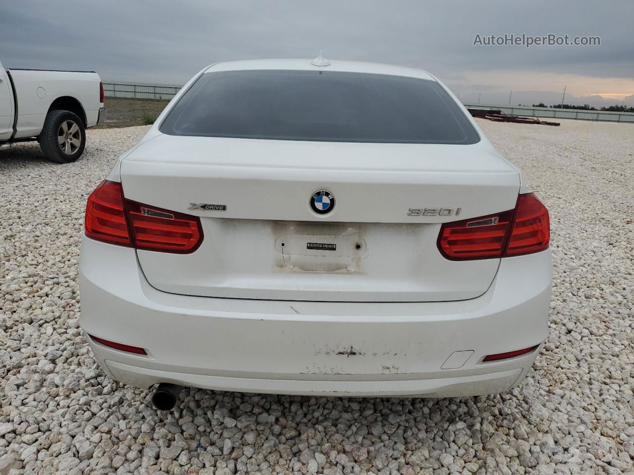 2014 Bmw 320 I Xdrive Белый vin: WBA3C3G57ENS70549