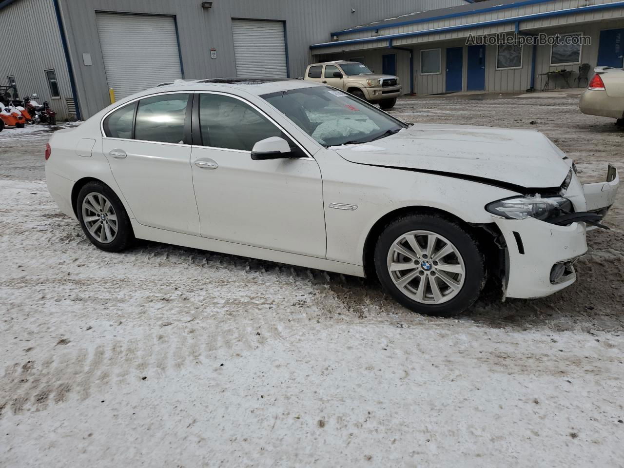 2016 Bmw 528 Xi White vin: WBA5A7C58GG642175