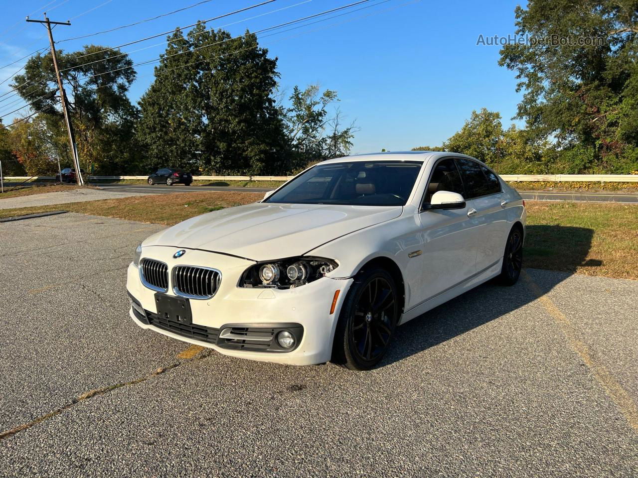 2016 Bmw 535 Xi White vin: WBA5B3C51GG254016