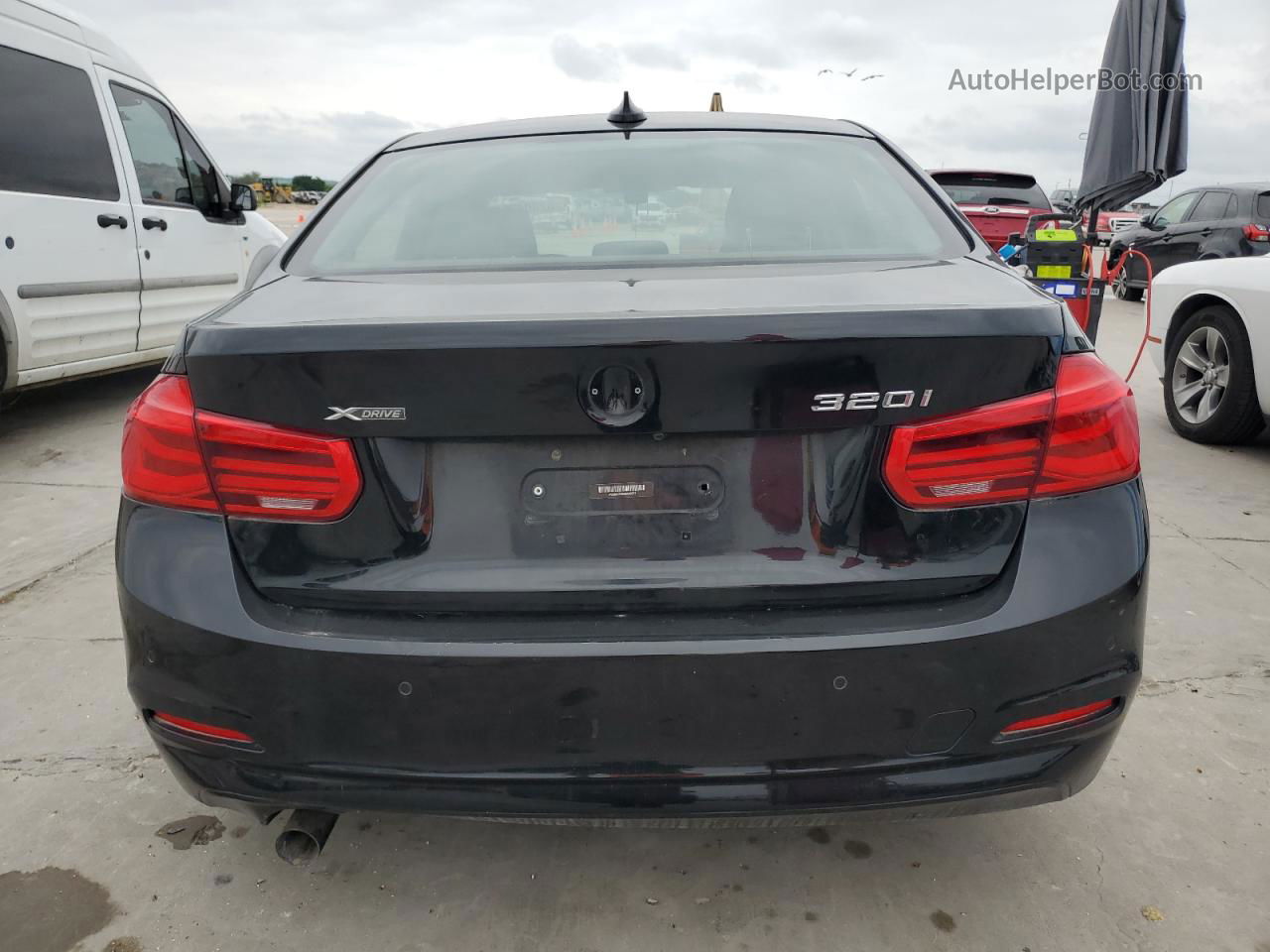 2016 Bmw 320 Xi Черный vin: WBA8A3C56GK688851