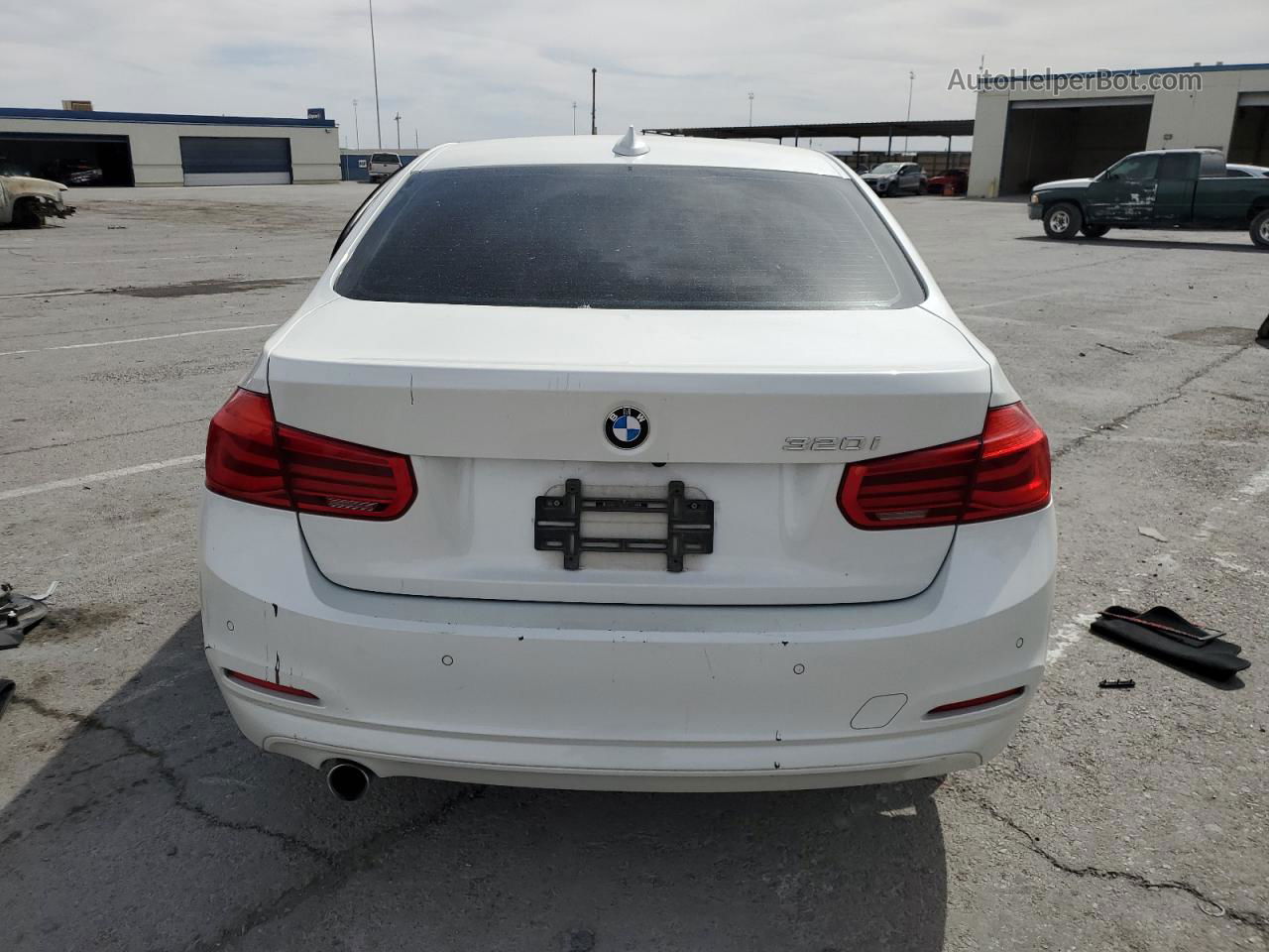 2016 Bmw 320 I White vin: WBA8A9C52GK617925