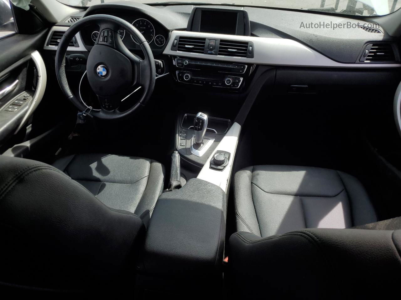 2016 Bmw 320 I Белый vin: WBA8A9C52GK617925