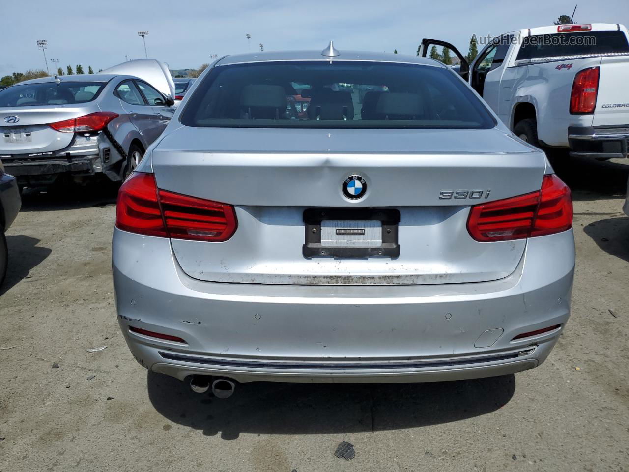 2017 Bmw 330 I White vin: WBA8B9G57HNU50128