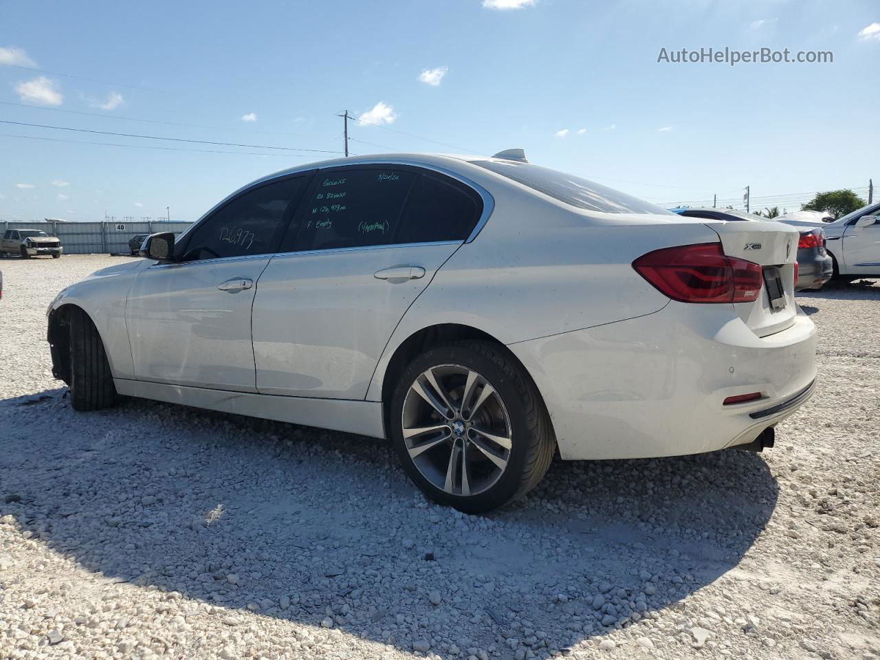 2017 Bmw 330 Xi White vin: WBA8D9G34HNU62178