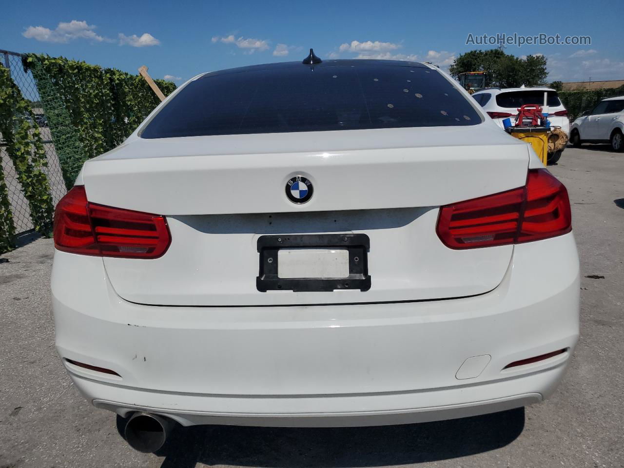 2017 Bmw 330 Xi White vin: WBA8D9G5XHNU59318