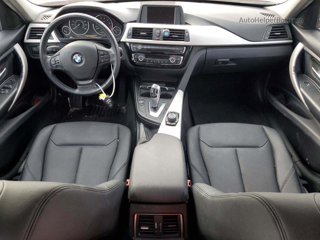 2016 Bmw 320 I Красный vin: WBA8E1G50GNU11601