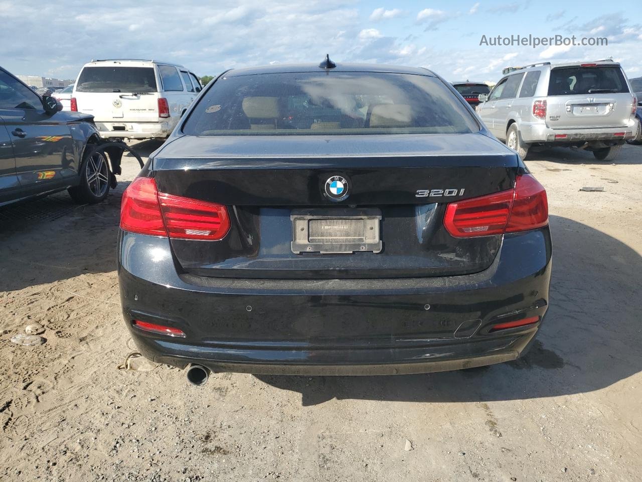 2016 Bmw 320 I Черный vin: WBA8E1G51GNT35368