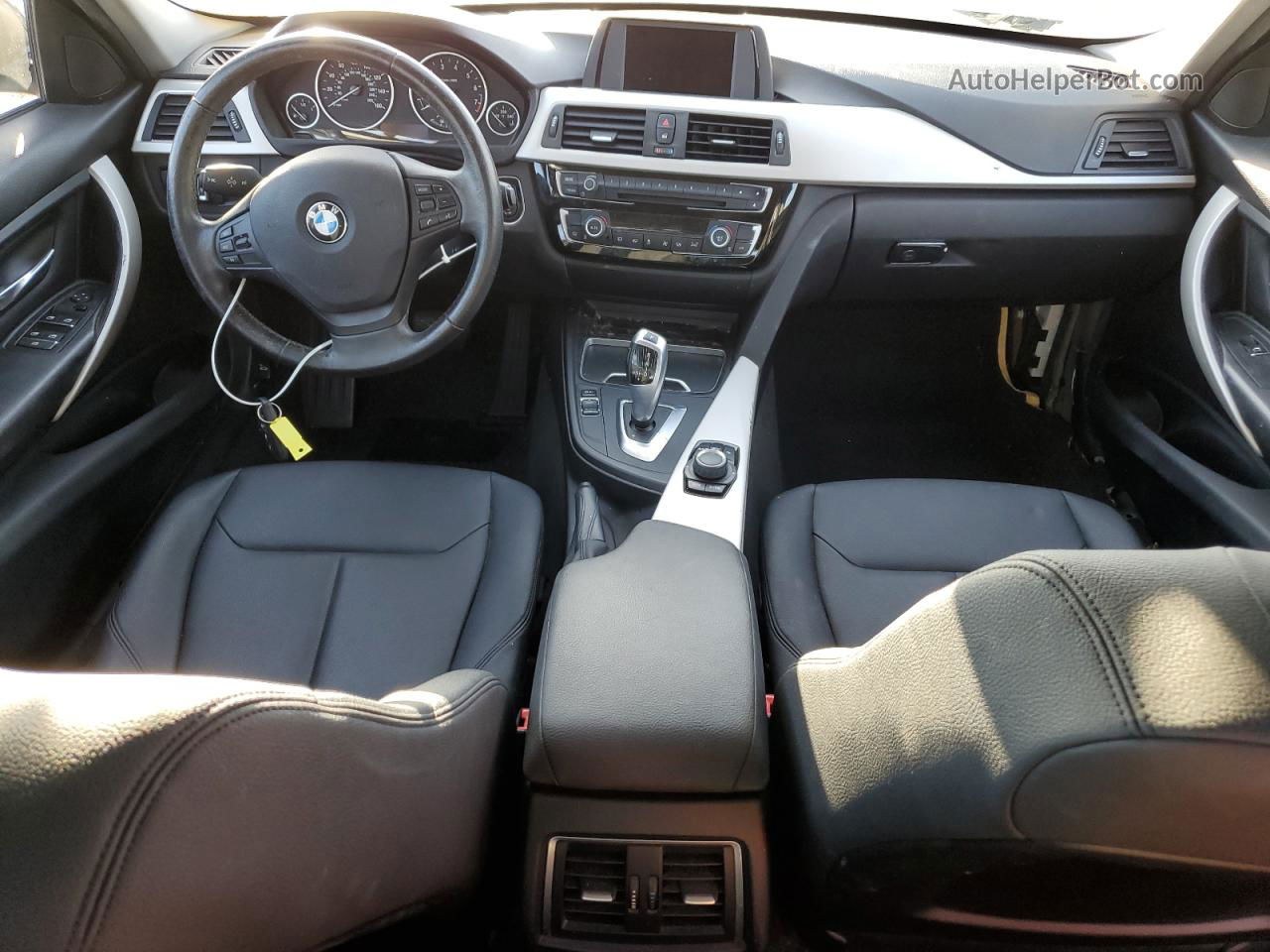 2016 Bmw 320 I Черный vin: WBA8E1G53GNT34819