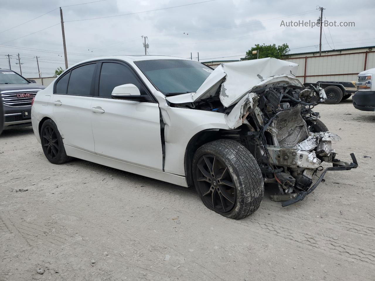 2017 Bmw 320 I White vin: WBA8E1G56HNU13483