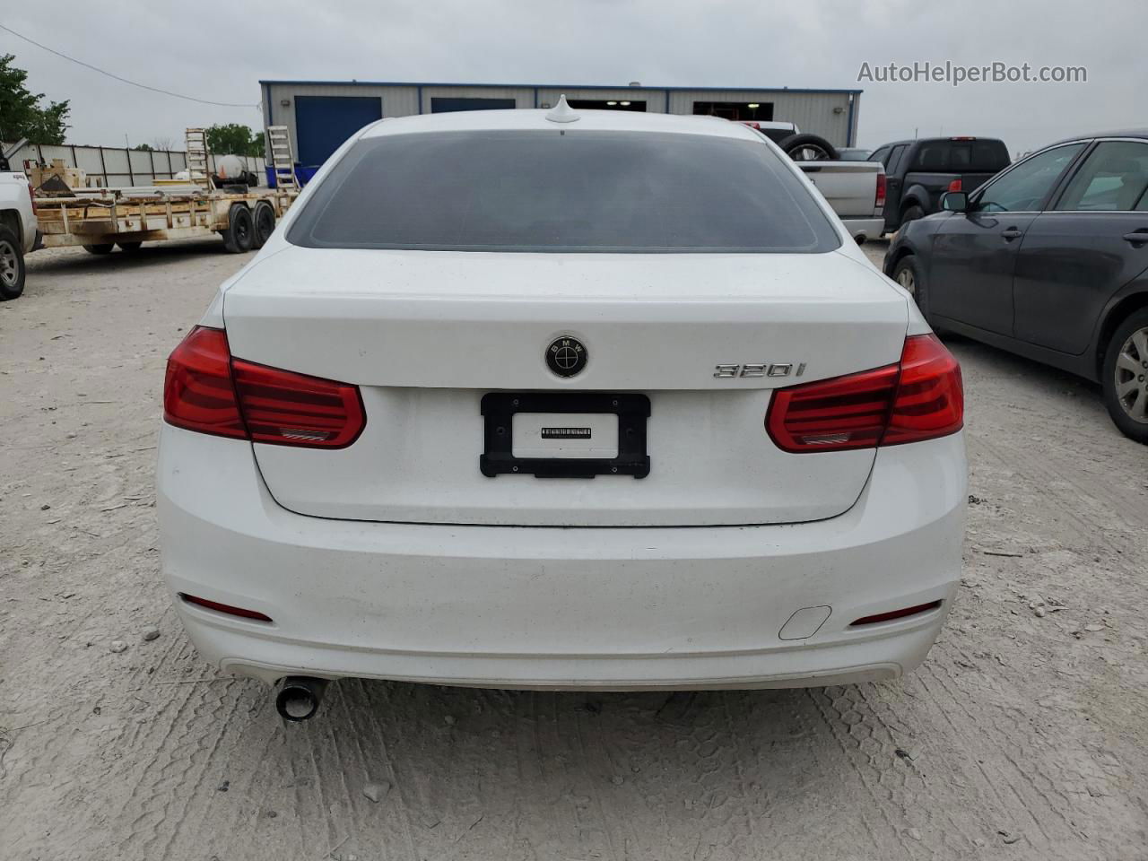 2017 Bmw 320 I White vin: WBA8E1G56HNU13483