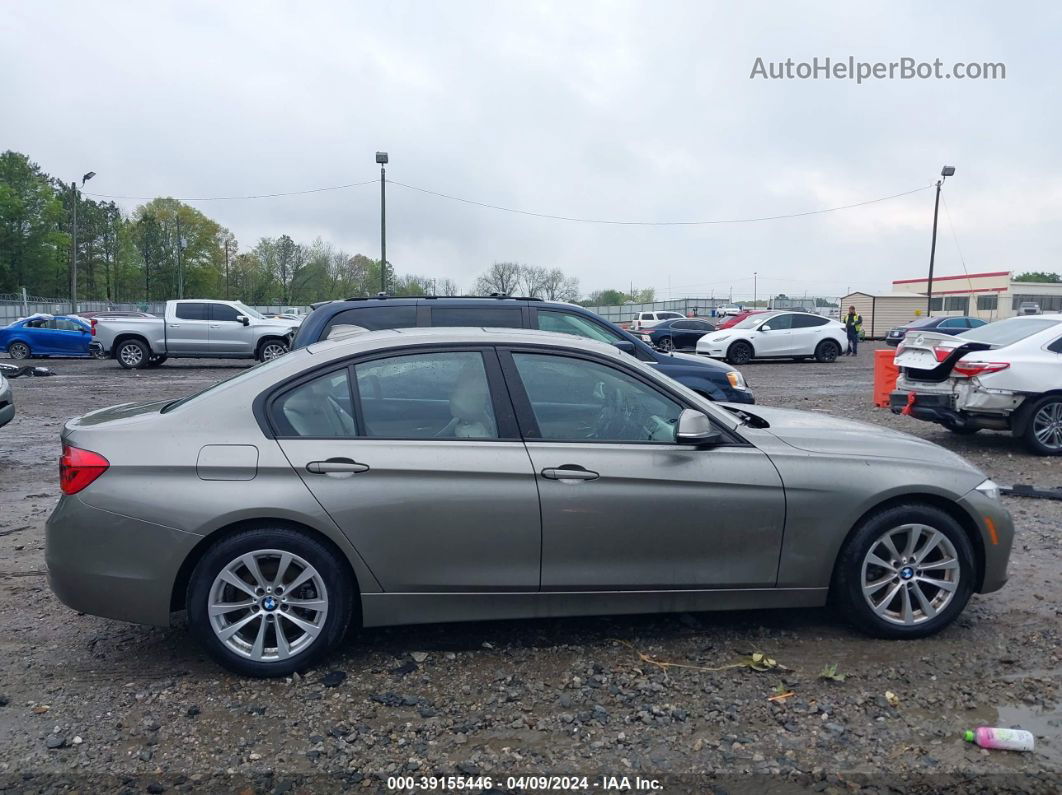 2016 Bmw 320i   Champagne vin: WBA8E1G58GNU12057