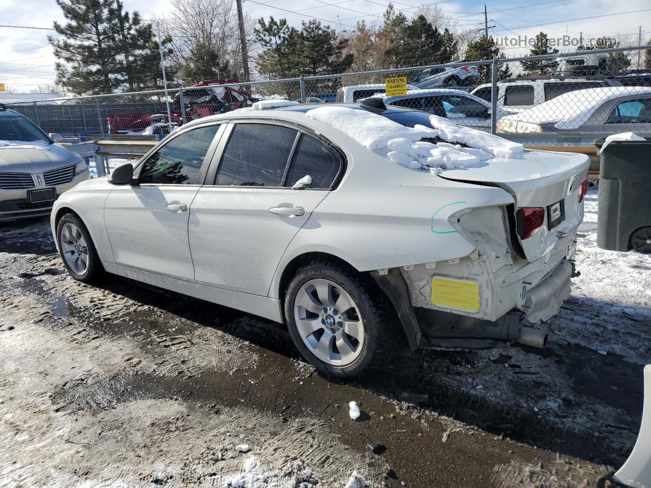 2017 Bmw 320 Xi White vin: WBA8E5G34HNU42583