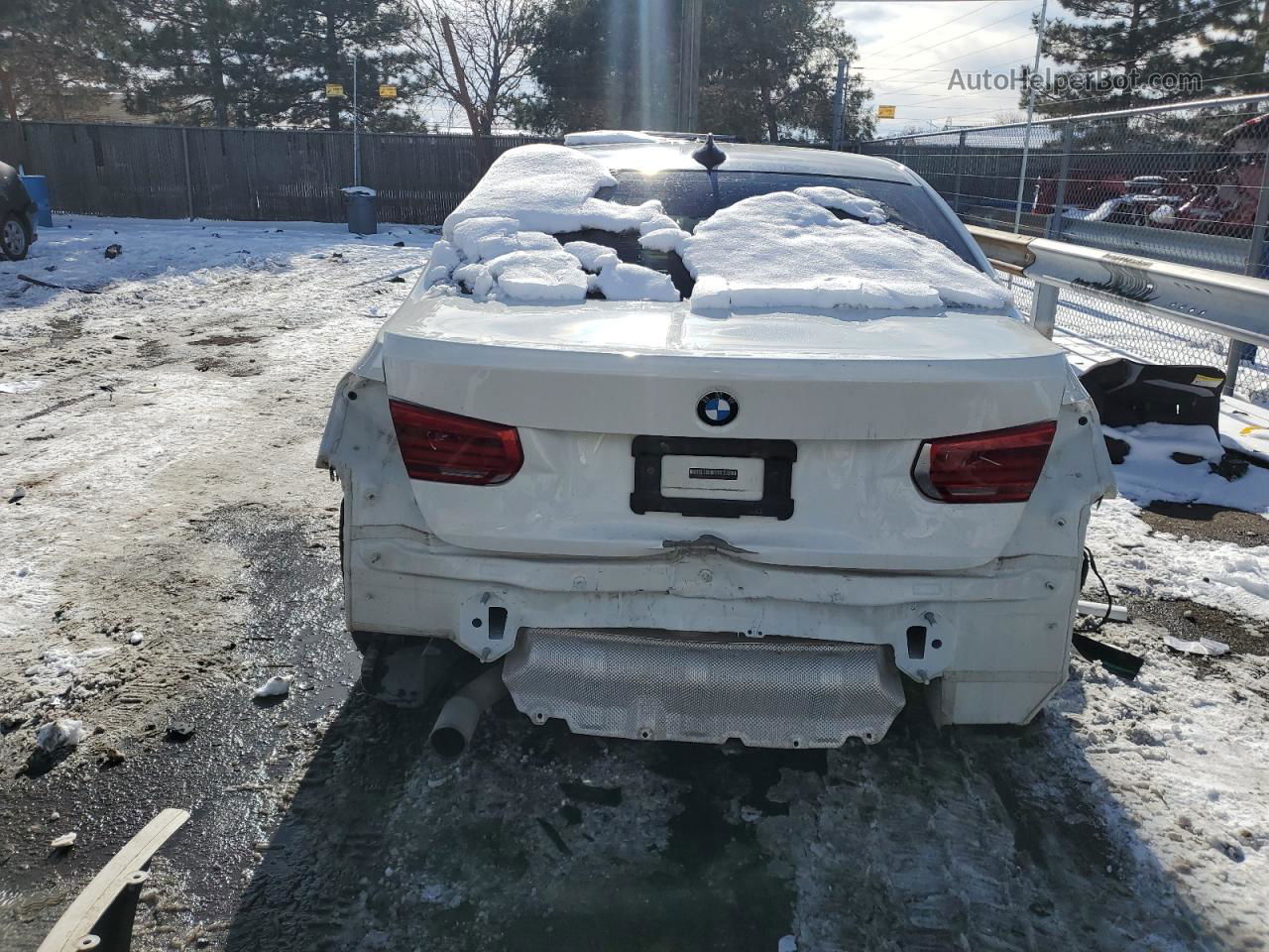 2017 Bmw 320 Xi White vin: WBA8E5G34HNU42583