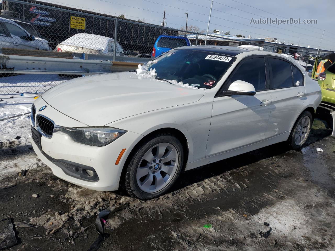 2017 Bmw 320 Xi White vin: WBA8E5G34HNU42583