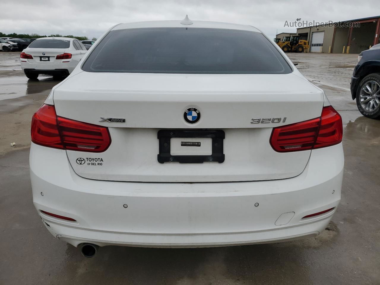 2017 Bmw 320 Xi White vin: WBA8E5G38HNU44109